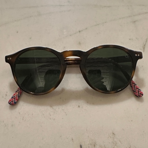 Stylish Brown Sunglasses - Picture 1 of 3